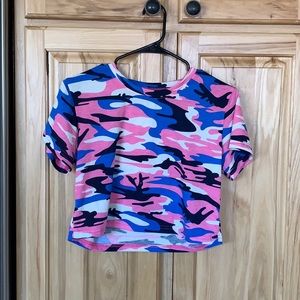 A cute camouflage crop top shirt!